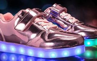 chaussures lumineuses brillantes